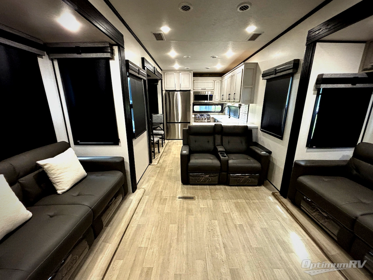 2023 KZ Durango Gold G391RKF Photo 4