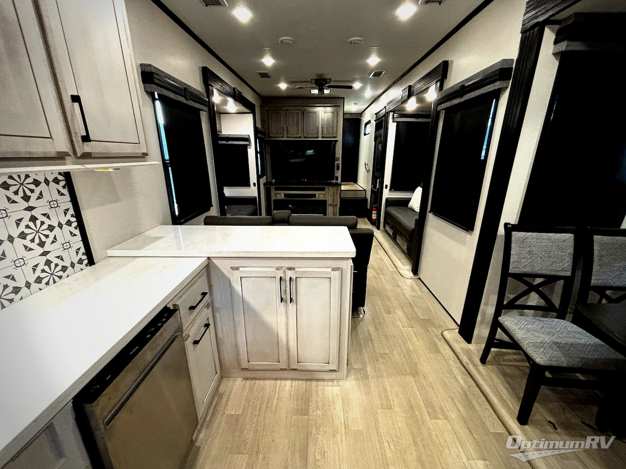 2023 KZ Durango Gold G391RKF Photo 5