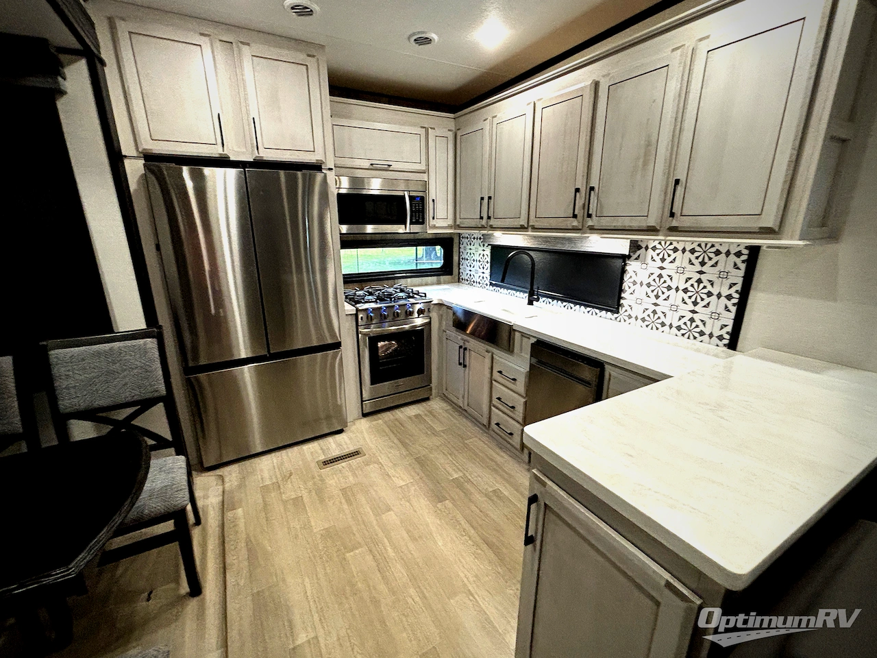 2023 KZ Durango Gold G391RKF Photo 6