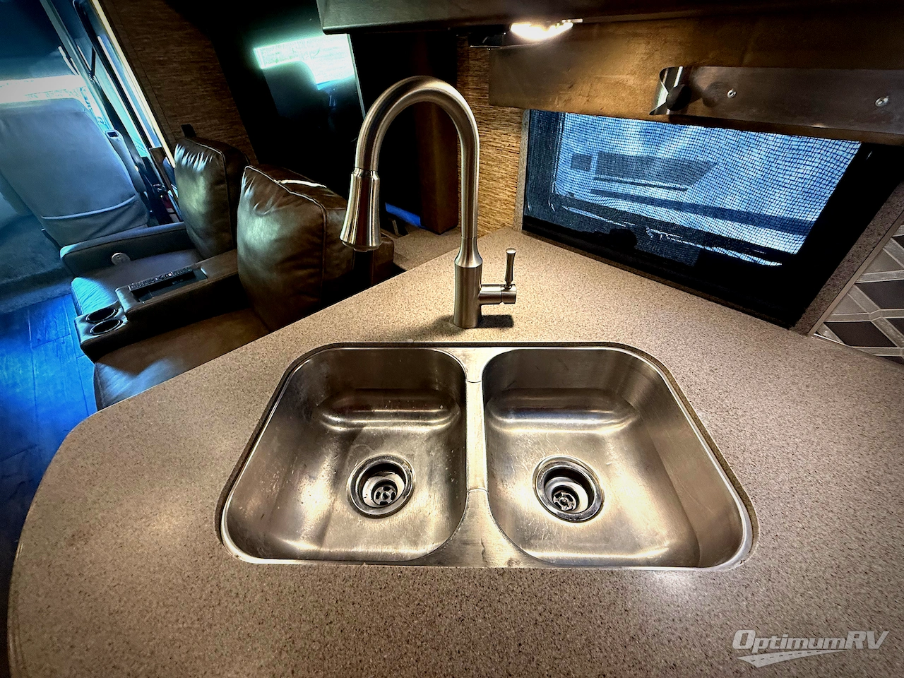 2018 Newmar Canyon Star 3924 Photo 10