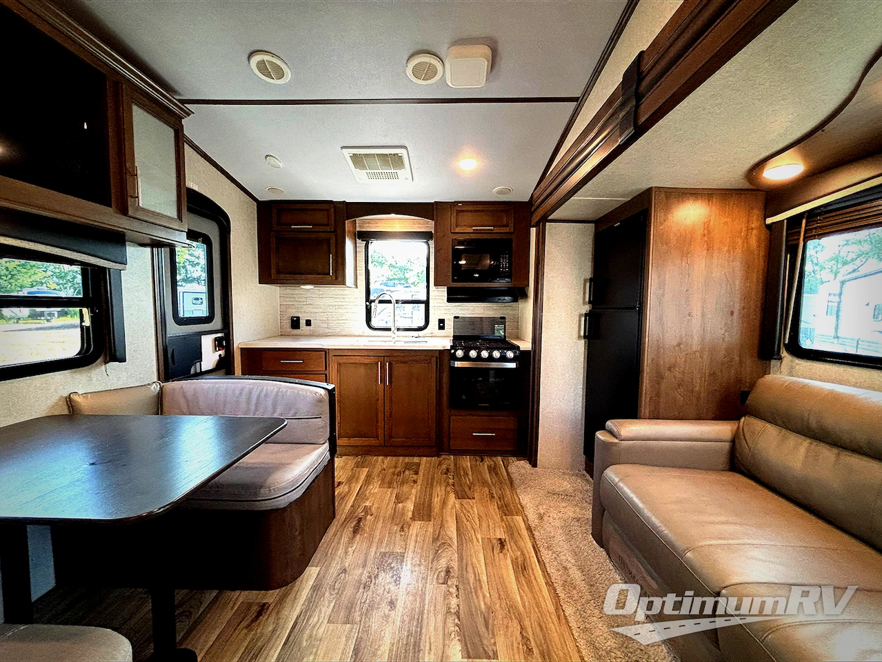2021 Keystone Cougar Half-Ton 23MLS Photo 4
