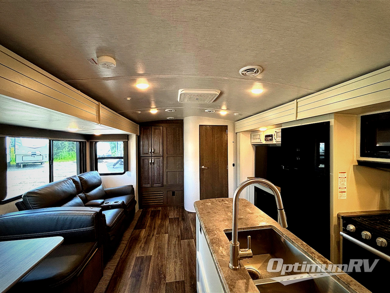 2024 Keystone Cougar Half-Ton 34TSB Photo 5