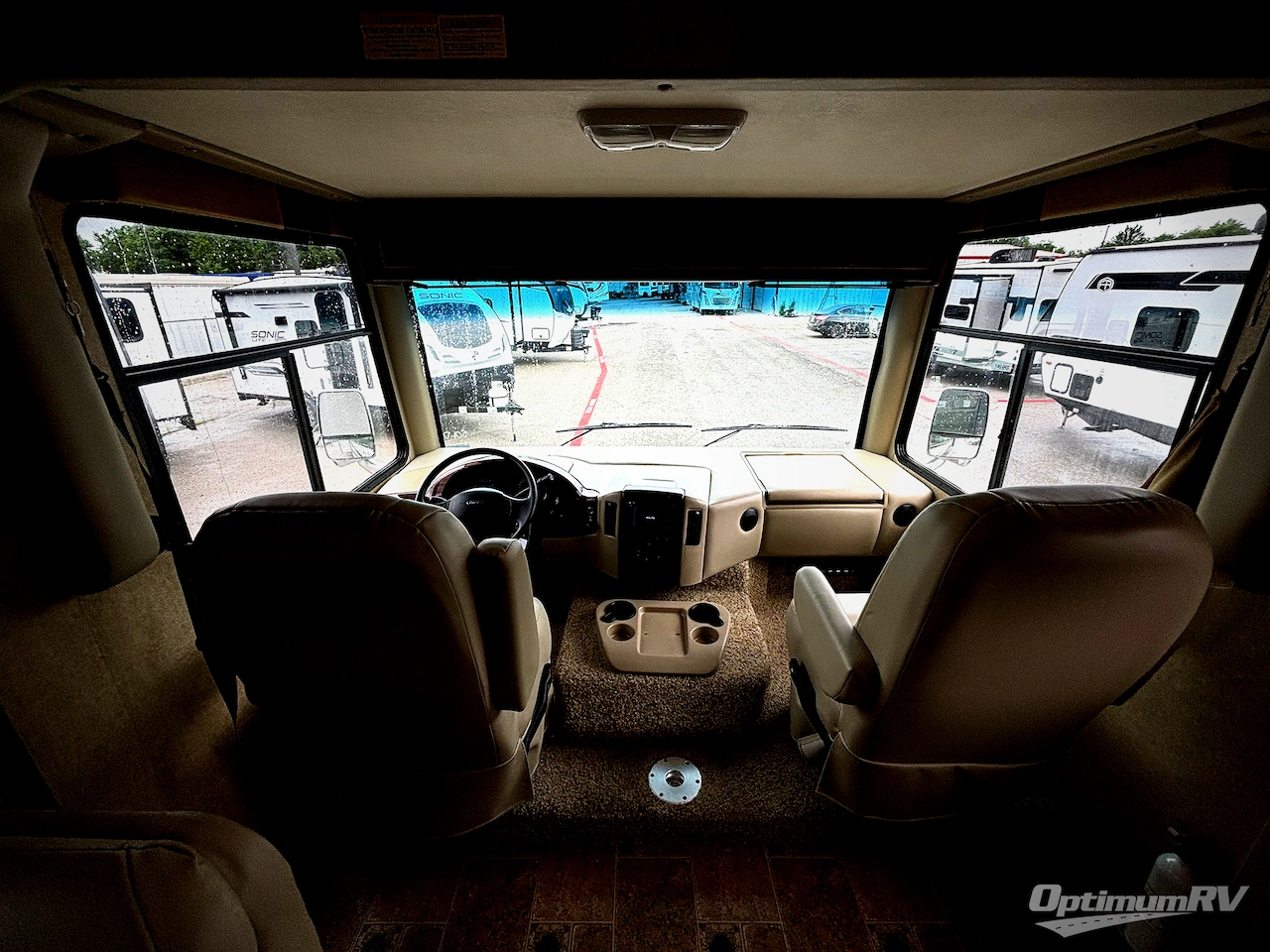 2014 Thor Hurricane 34F Photo 4