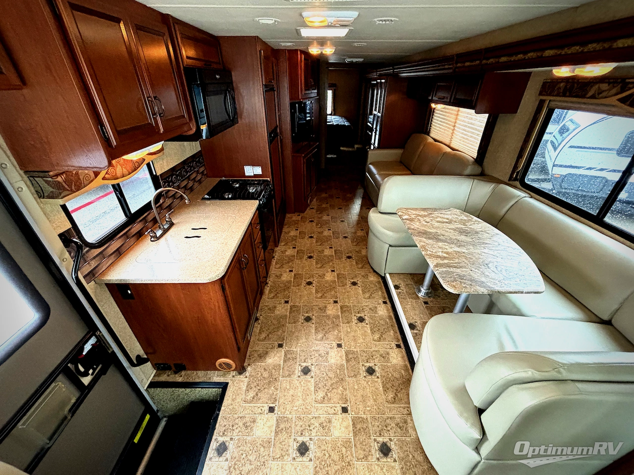 2014 Thor Hurricane 34F Photo 6