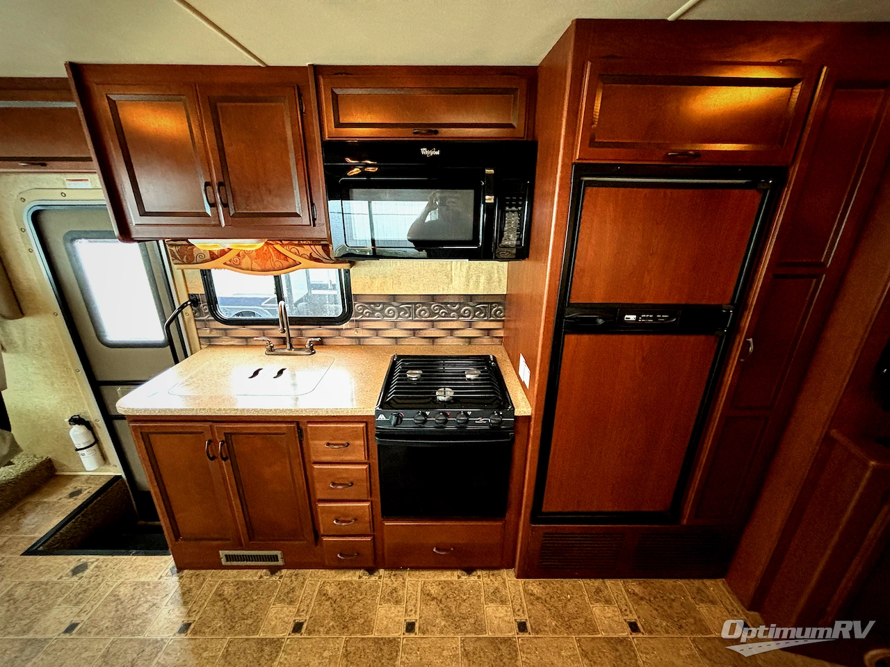 2014 Thor Hurricane 34F Photo 9