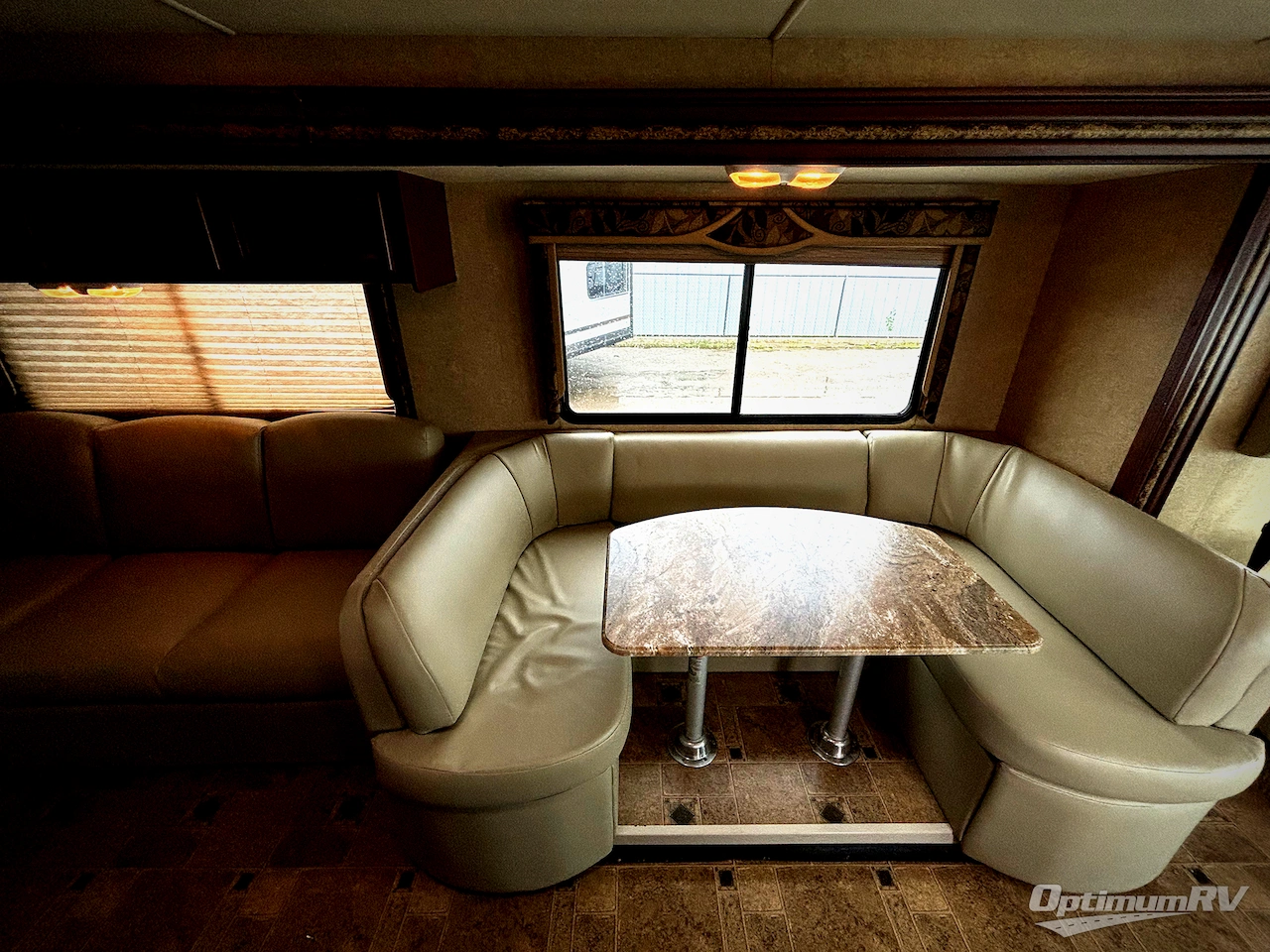 2014 Thor Hurricane 34F Photo 8