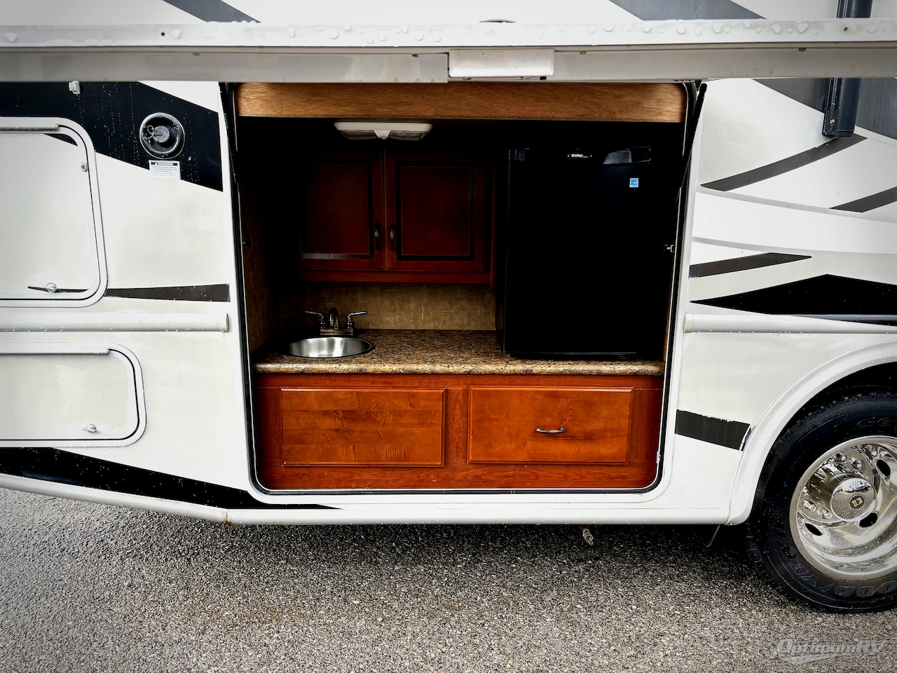 2014 Thor Hurricane 34F Photo 18