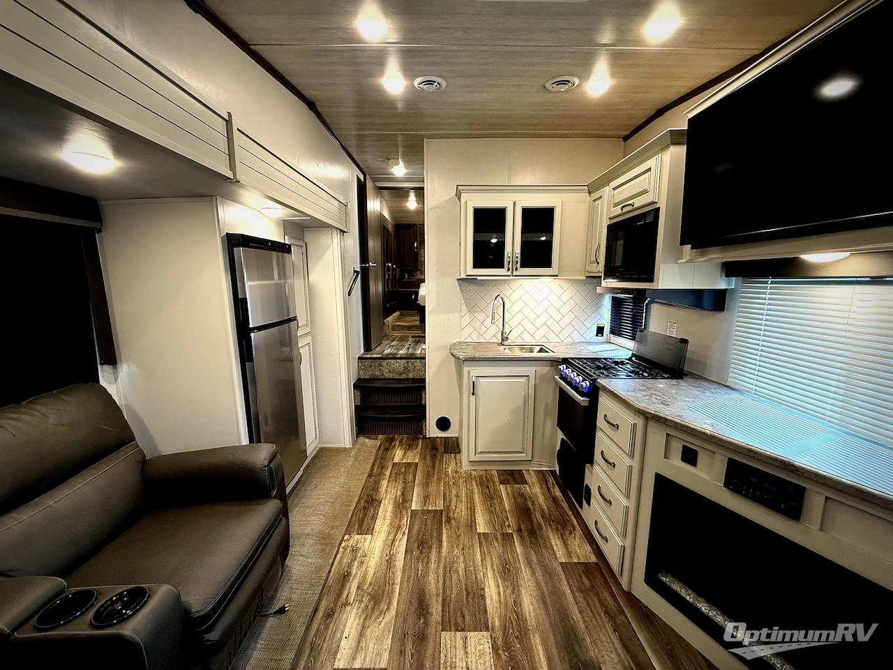 2023 Keystone Cougar Half-Ton 24RDS Photo 4