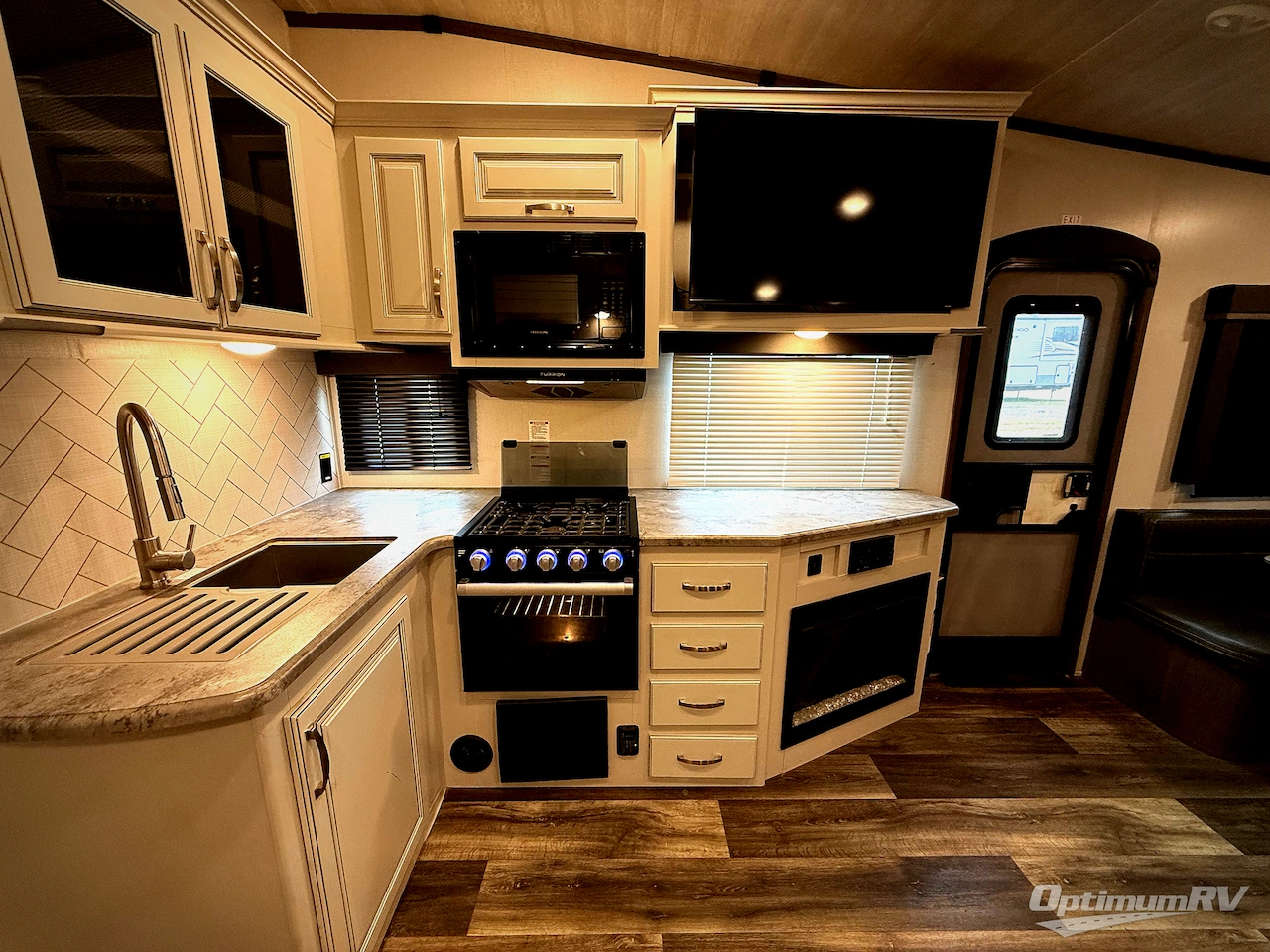 2023 Keystone Cougar Half-Ton 24RDS Photo 9