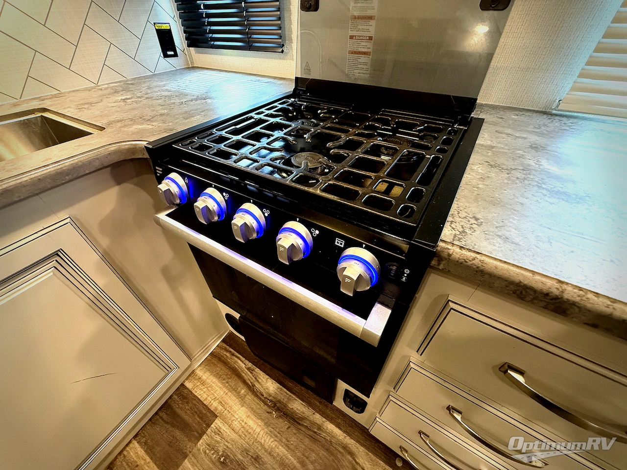 2023 Keystone Cougar Half-Ton 24RDS Photo 12