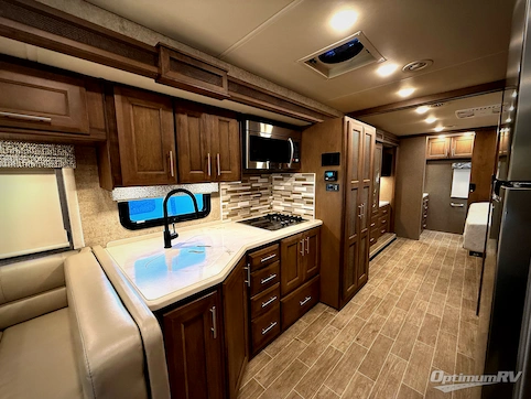 2021 Thor Miramar 35.4 RV Photo 2