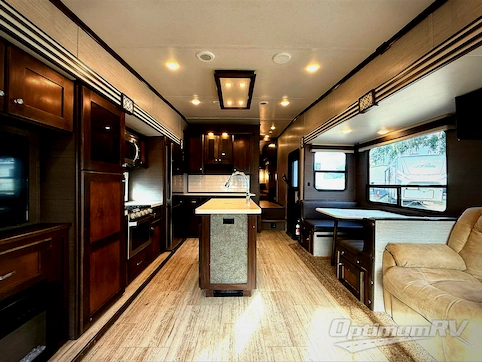 2020 VanLeigh Pinecrest 305RLP RV Photo 2