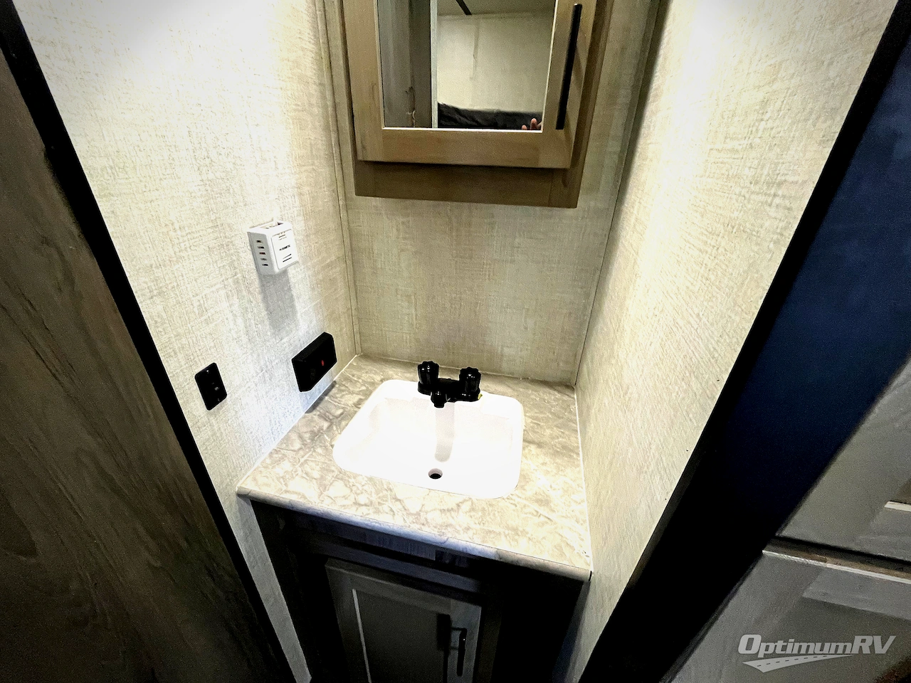 2022 Gulf Stream Ameri-Lite Ultra Lite 248BH Photo 13