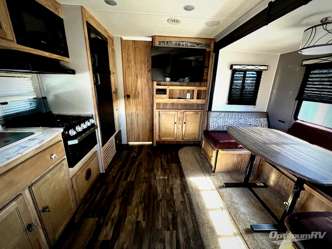 2019 Coachmen Freedom Express Ultra Lite 248RBS Photo 5