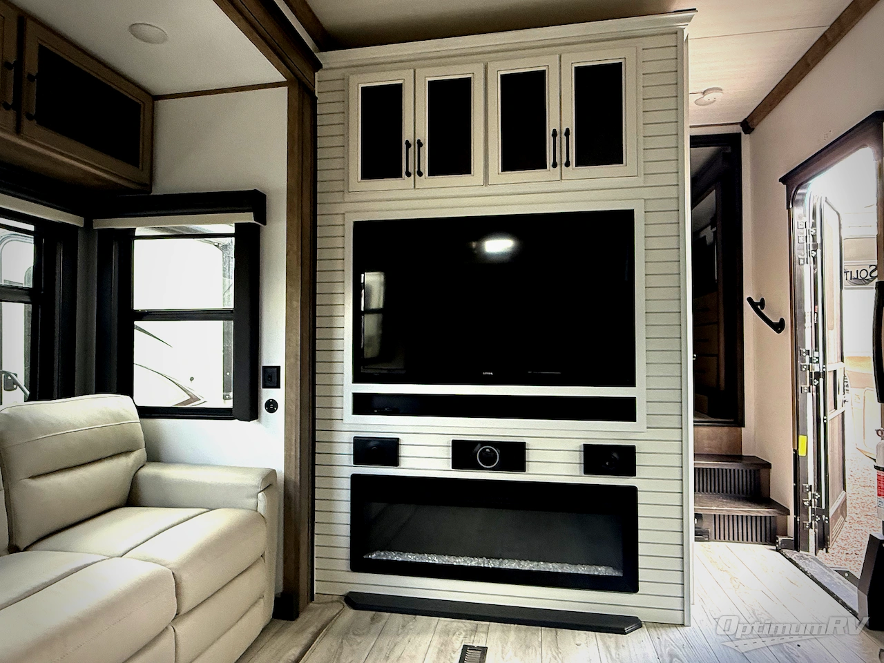 2024 Keystone Montana 3901RK Photo 8