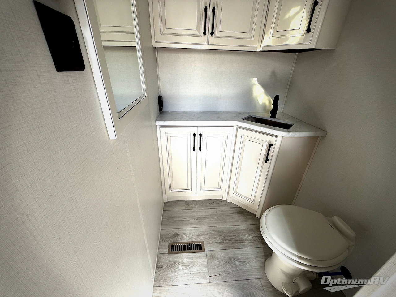 2024 Keystone Montana 3901RK Photo 15