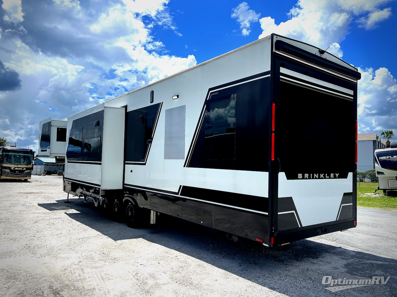 2024 Brinkley Model G 3950 Photo 2