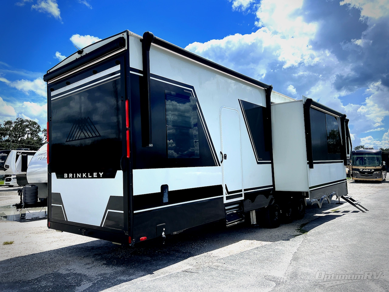 2024 Brinkley Model G 3950 Photo 3