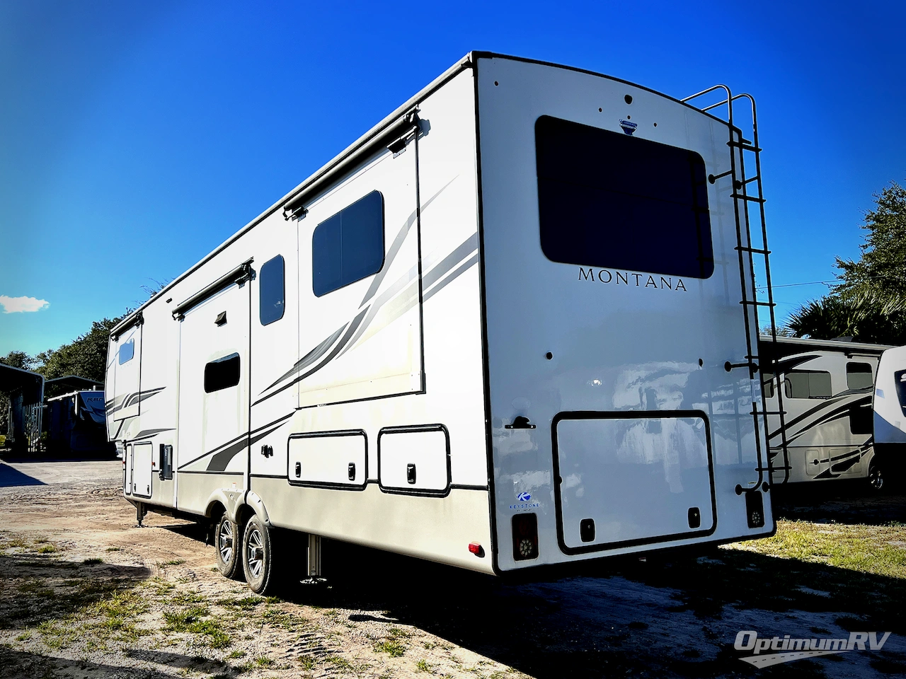 2022 Keystone Montana 3791RD Photo 3