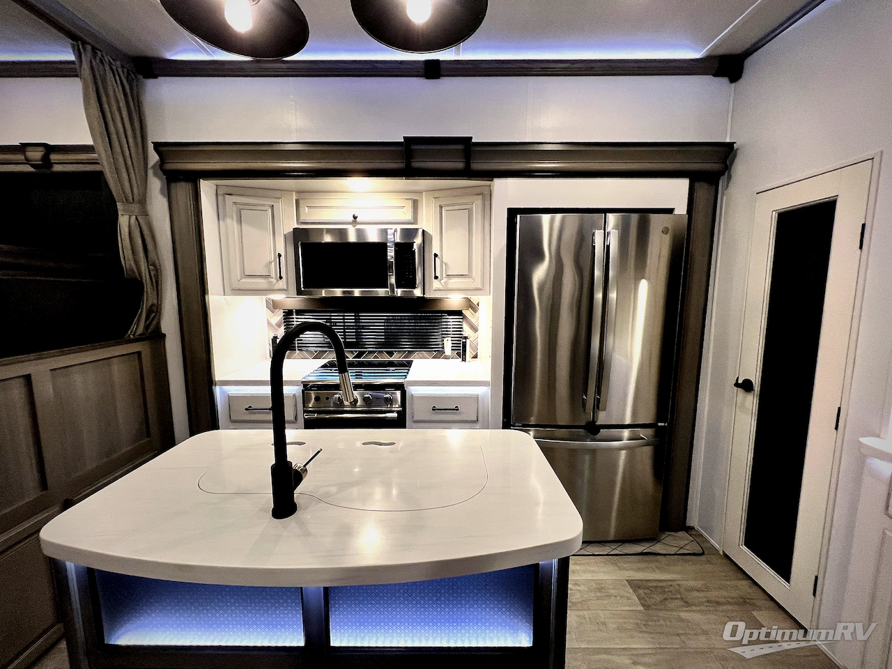 2022 Keystone Montana 3791RD Photo 11