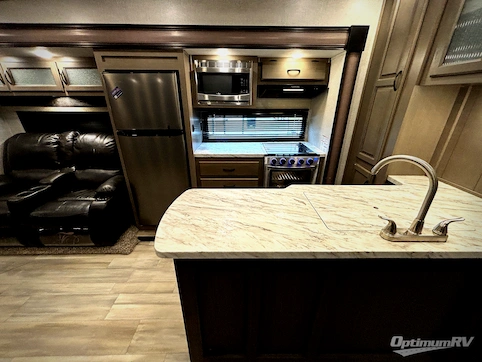 2023 Coachmen Chaparral Lite 30BHS RV Photo 2