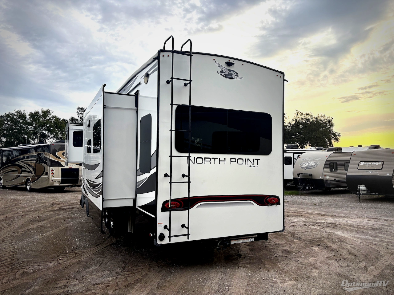 2022 Jayco North Point 310RLTS Photo 3