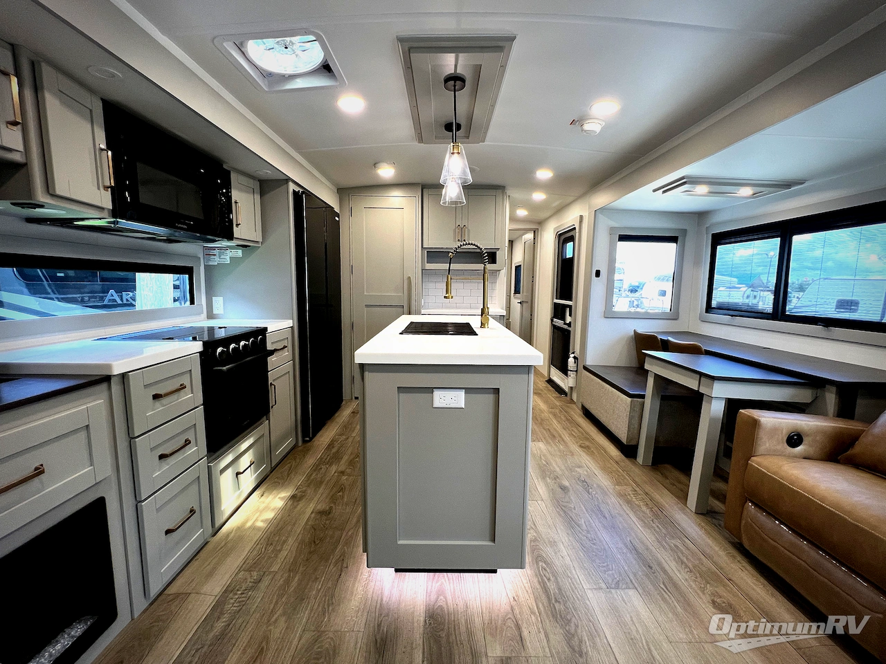 2025 Brinkley Model Z Air 297 Photo 5
