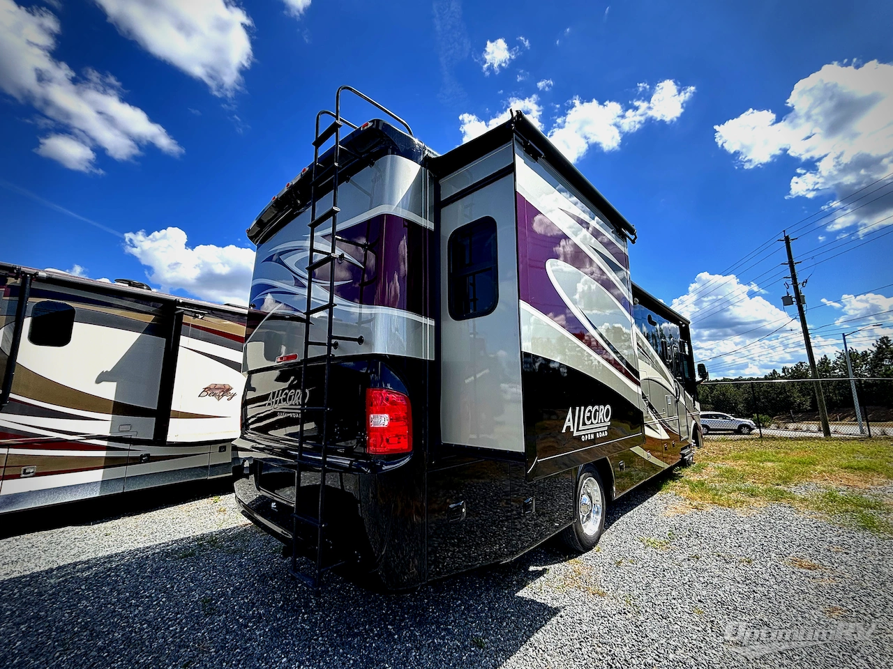 2014 Tiffin Allegro 31 SA Photo 2