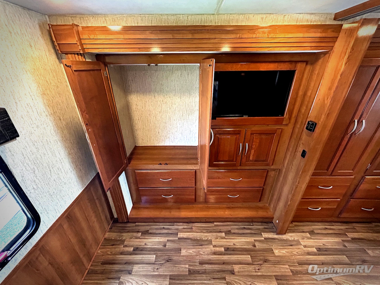 2018 Coachmen Mirada 31FW Photo 11