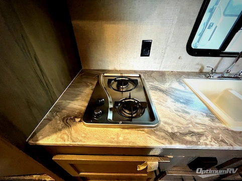 2022 Gulf Stream Kingsport Ultra Lite 248BH RV Photo 3