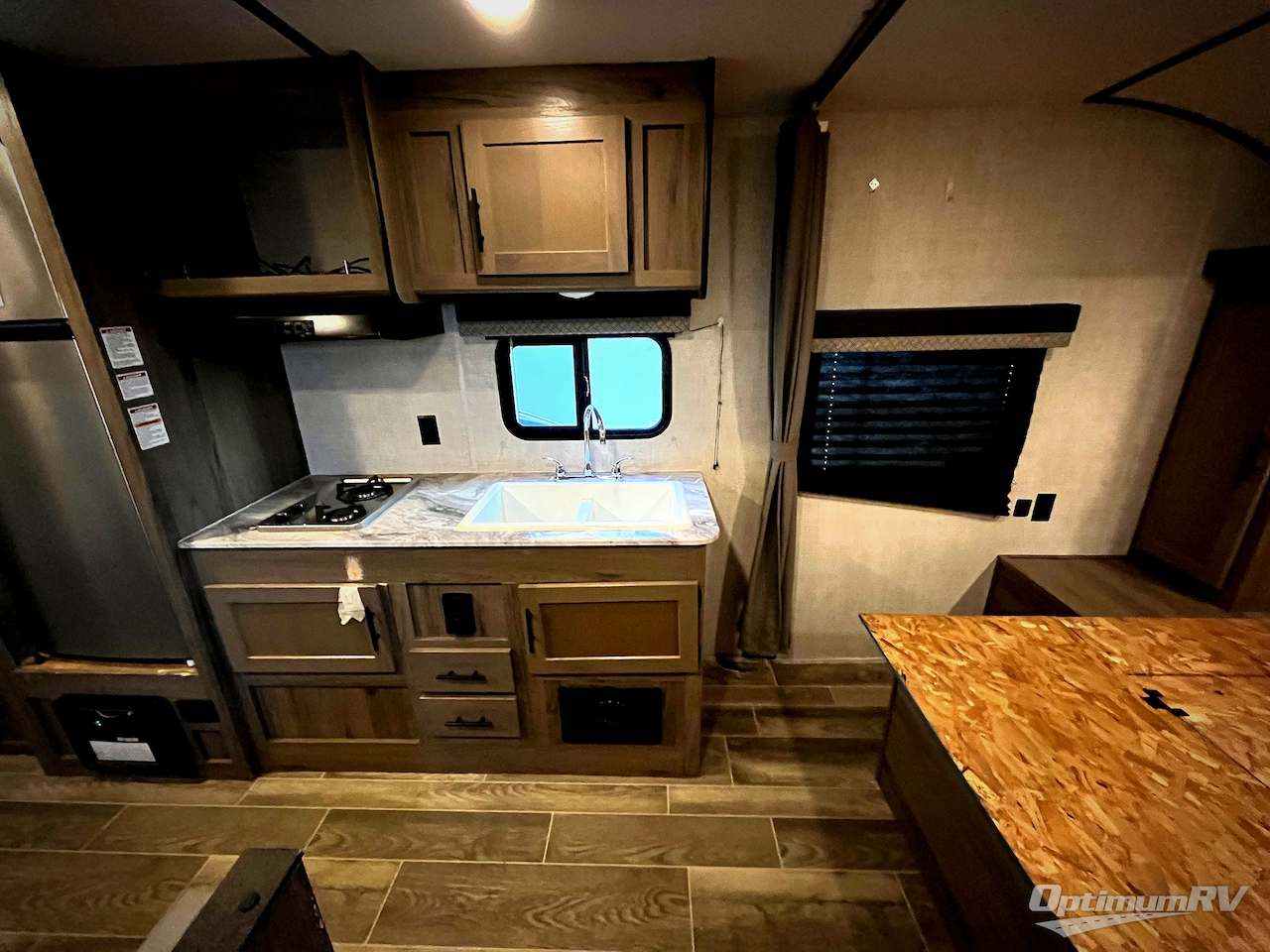2022 Gulf Stream Kingsport Ultra Lite 248BH Photo 4
