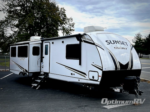 Used 2024 CrossRoads Sunset Trail SS330SI Featured Photo