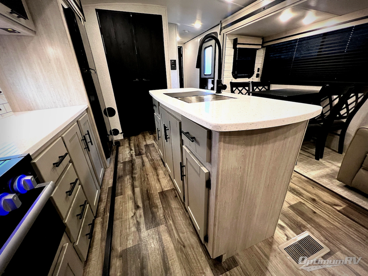 2024 CrossRoads Sunset Trail SS330SI Photo 17