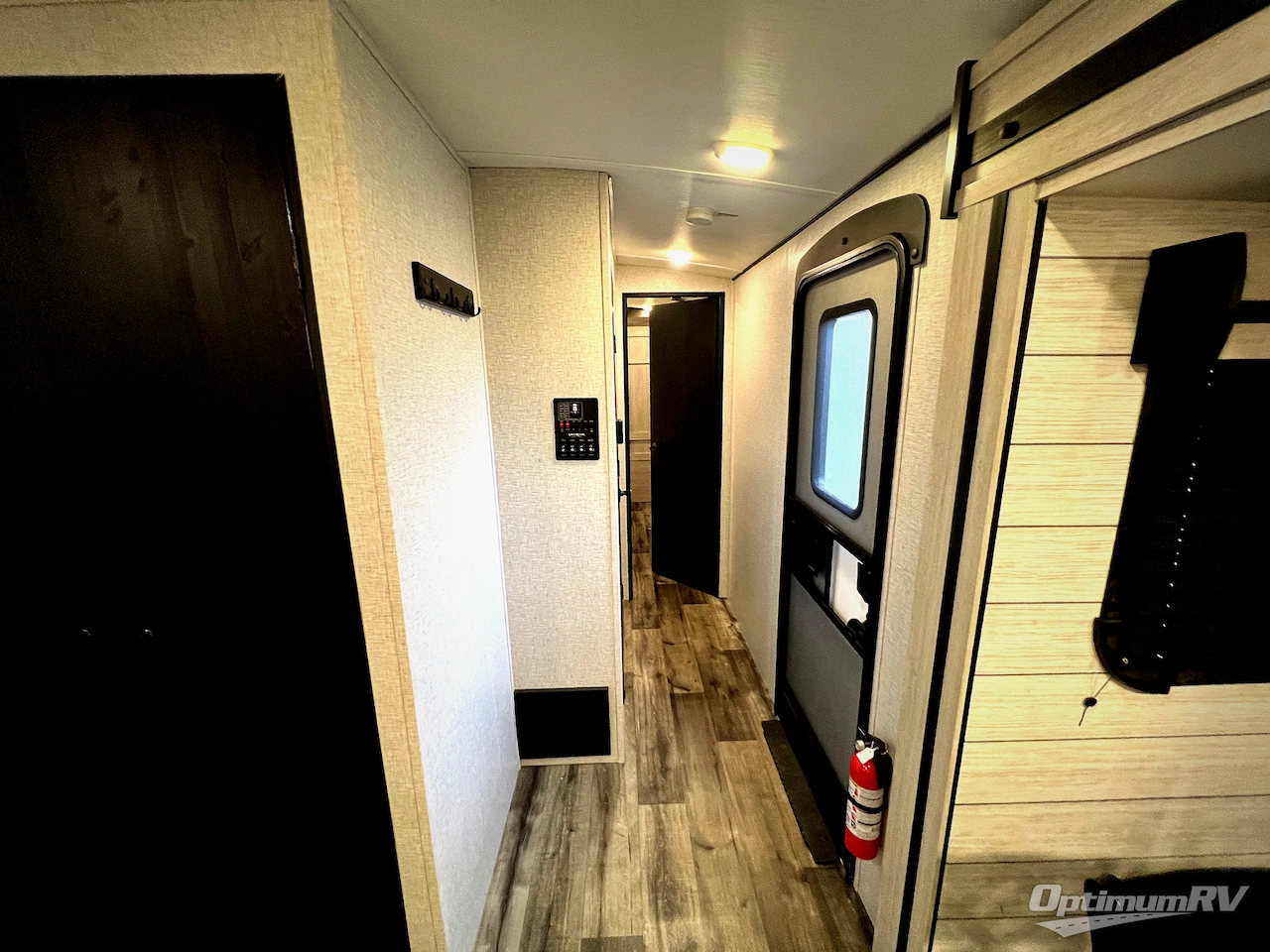 2024 CrossRoads Sunset Trail SS330SI Photo 25