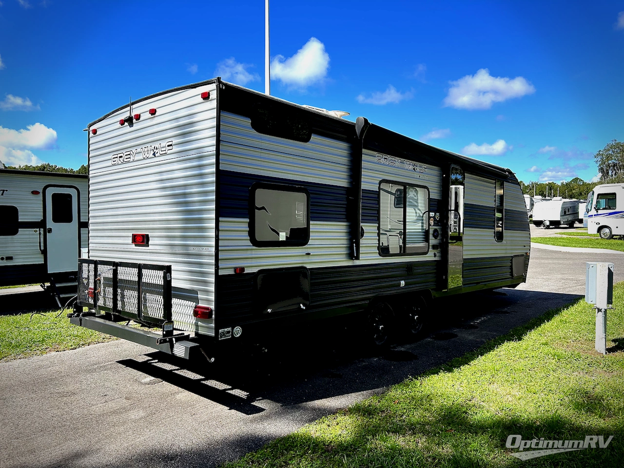 2022 Forest River Cherokee Grey Wolf 26DJSE Photo 2