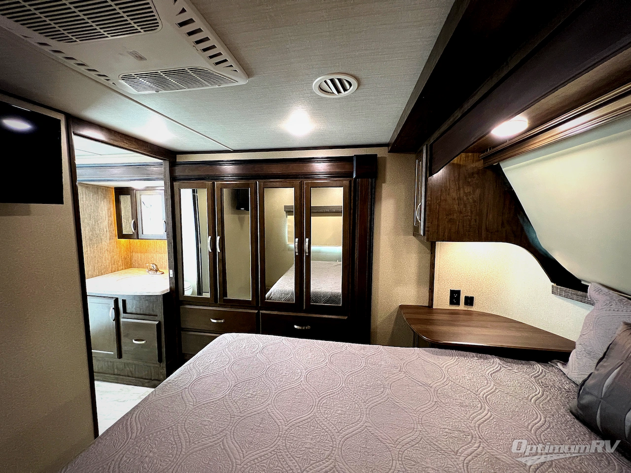 2019 Grand Design Solitude S-Class 2930RL Photo 23