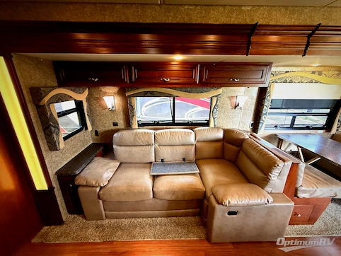 2015 Newmar Canyon Star 3610 RV Photo 2