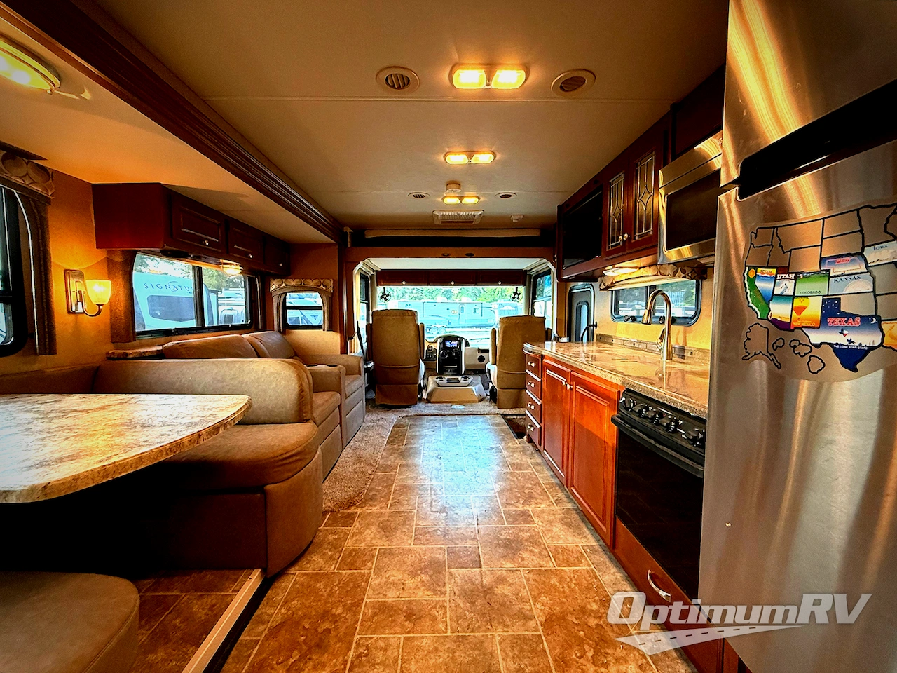 2015 Thor Miramar 33.5 Photo 5