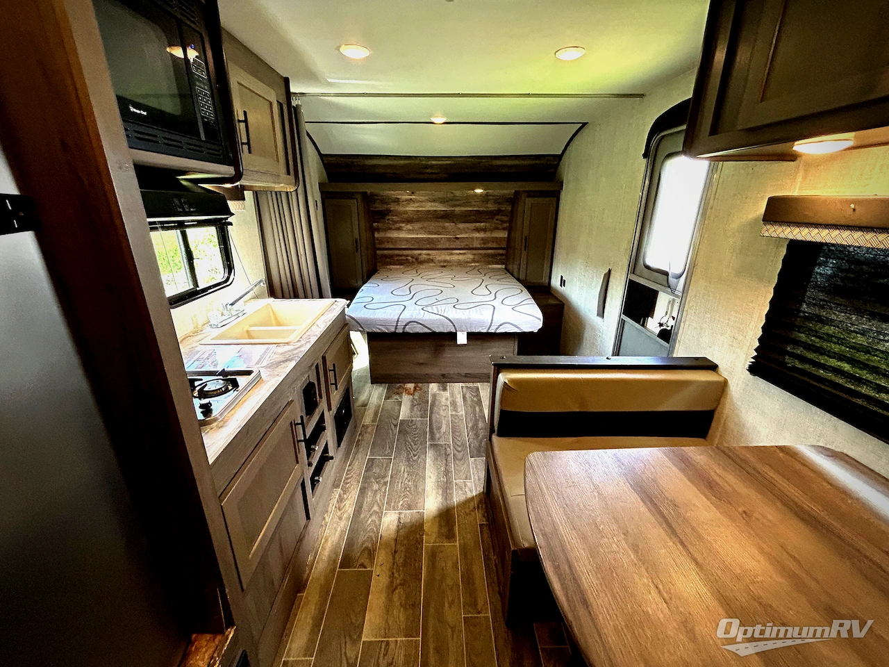 2022 Gulf Stream Kingsport Ultra Lite 248BH Photo 4