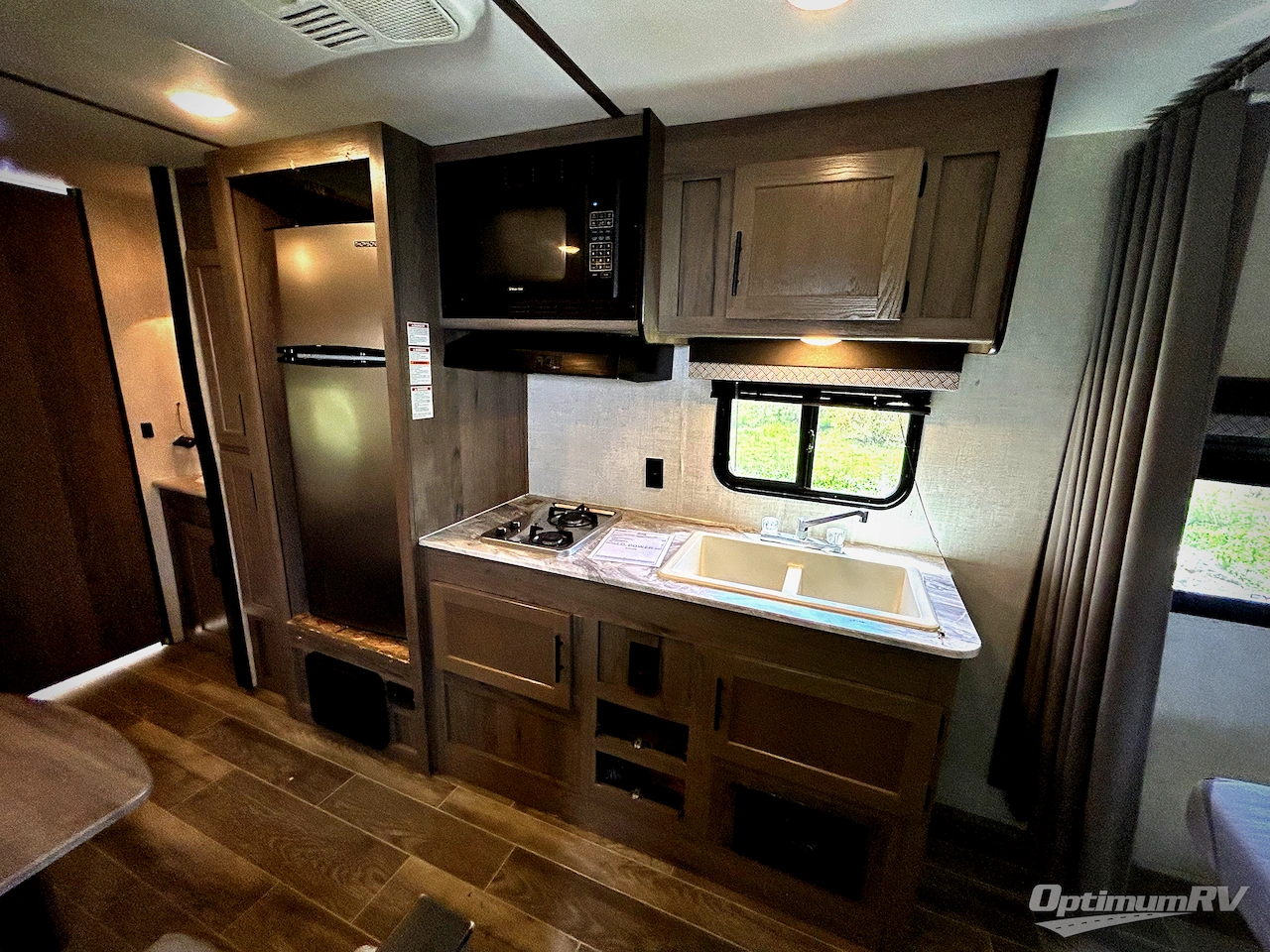 2022 Gulf Stream Kingsport Ultra Lite 248BH Photo 5