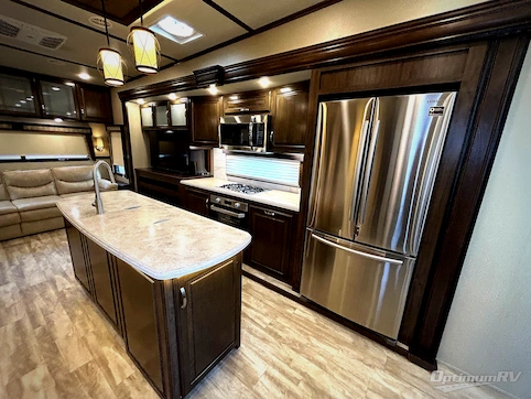 2019 Grand Design Solitude 385GK RV Photo 4