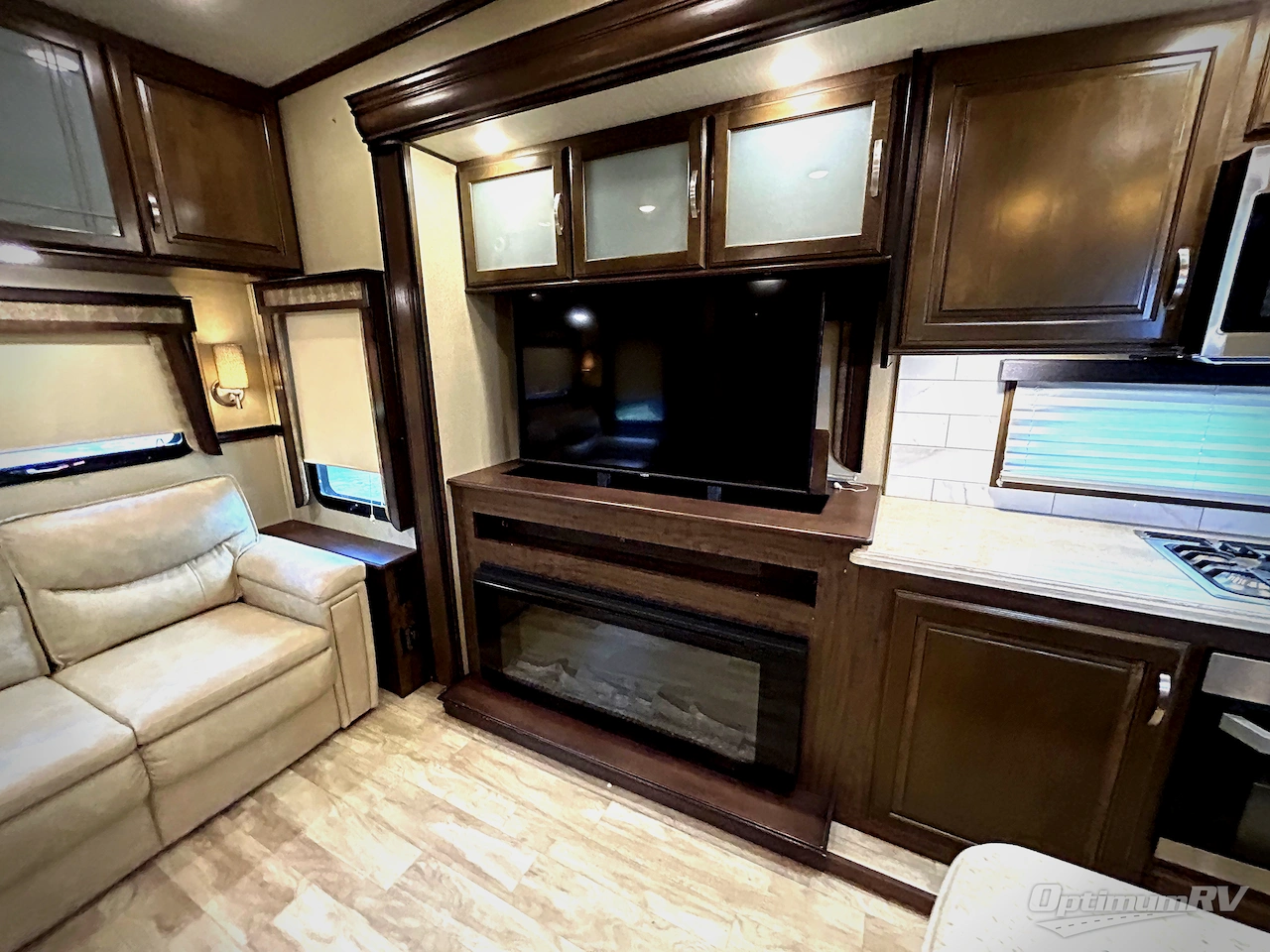 2019 Grand Design Solitude 385GK Photo 15