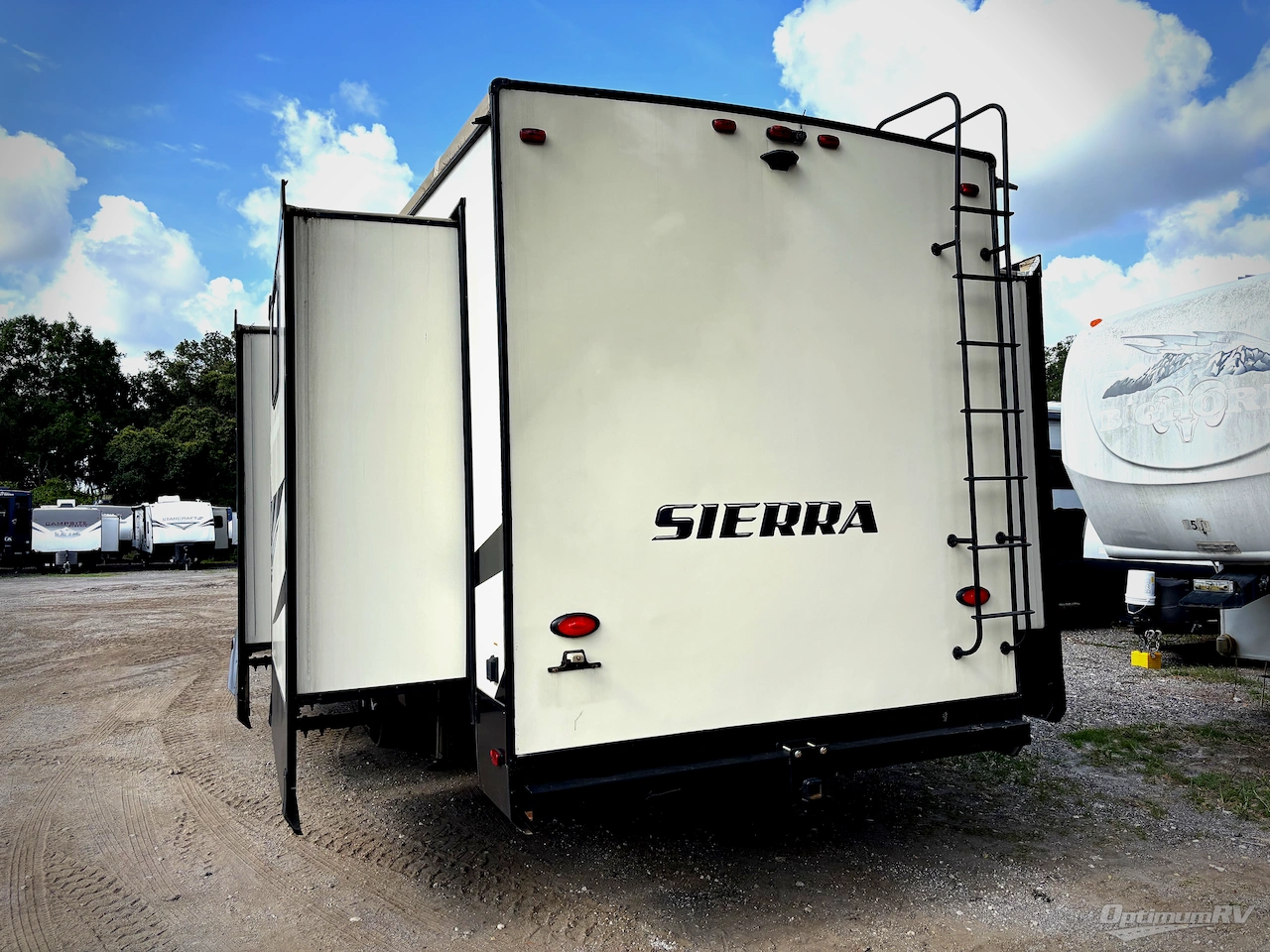 2018 Forest River Sierra 384QBOK Photo 21