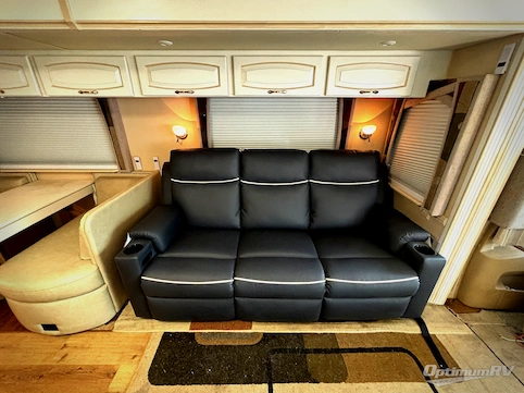 2005 Newmar Mountain Aire Diesel 3743 RV Photo 3
