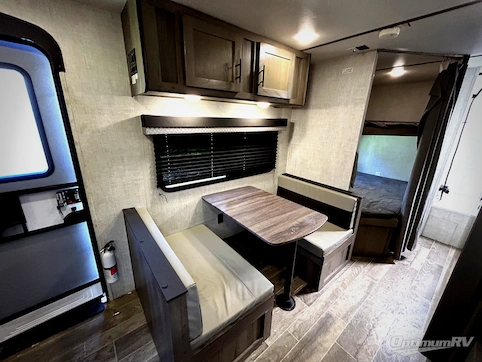 2022 Gulf Stream Kingsport Ultra Lite 248BH RV Photo 3