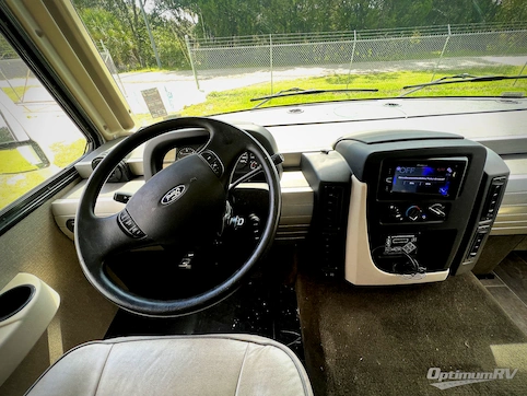 2018 Winnebago Intent 26M RV Photo 2