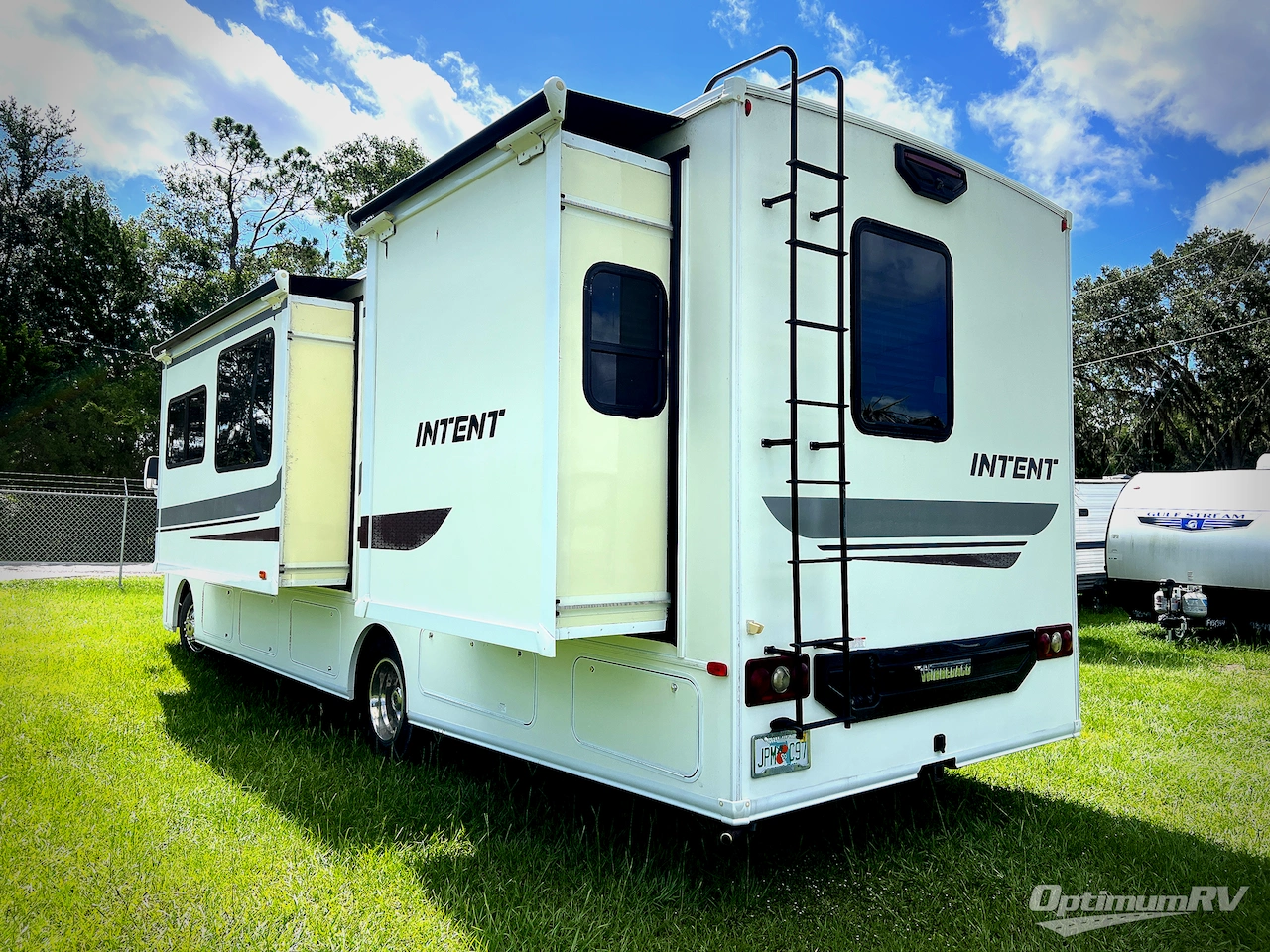 2018 Winnebago Intent 26M Photo 2