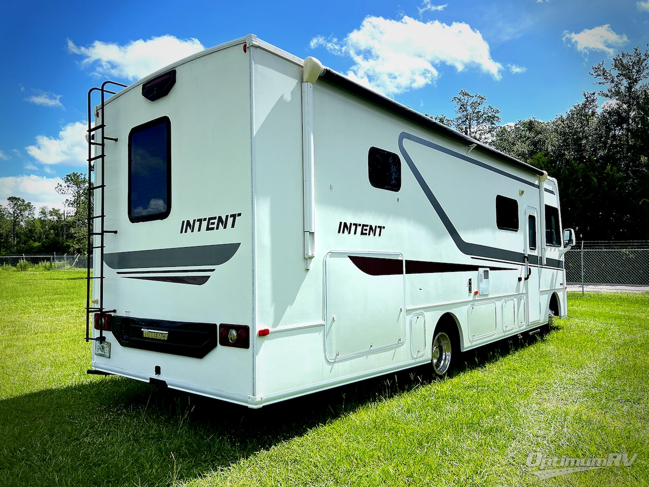 2018 Winnebago Intent 26M Photo 3
