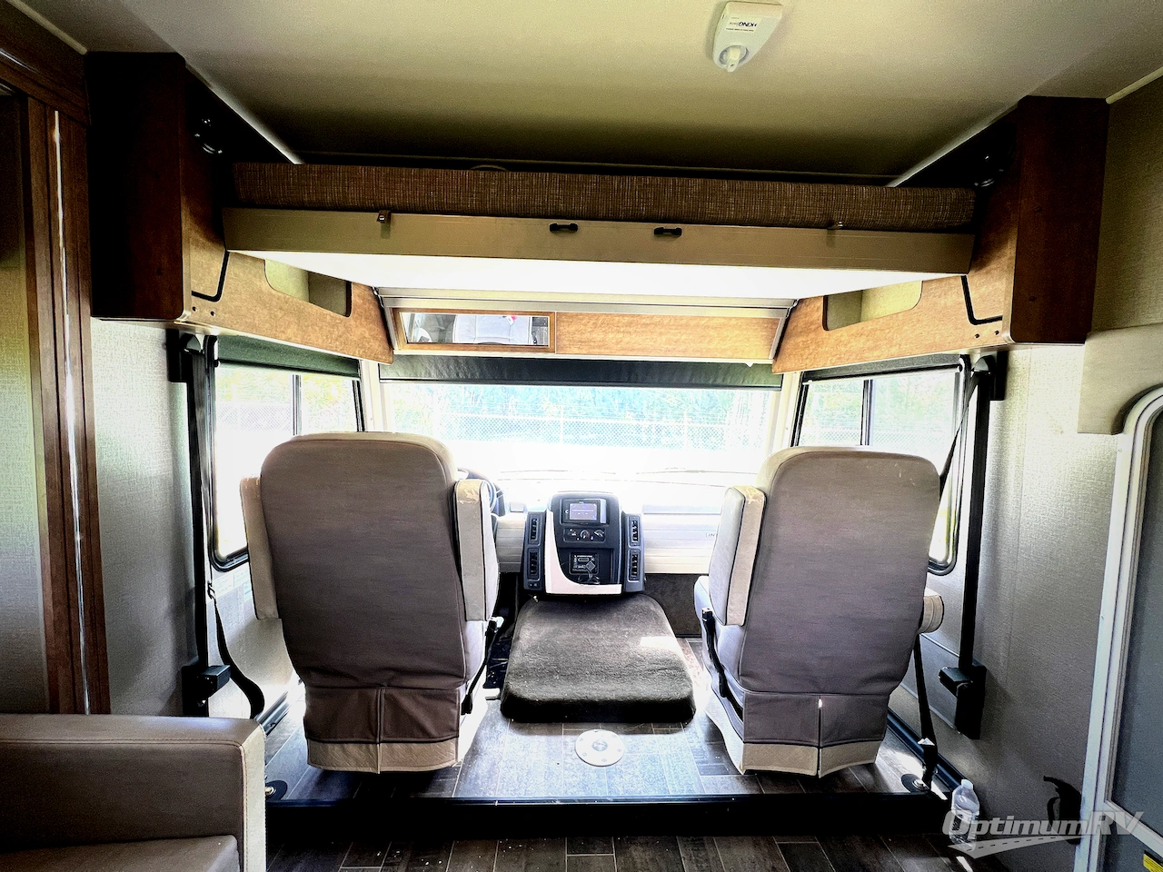 2018 Winnebago Intent 26M Photo 6