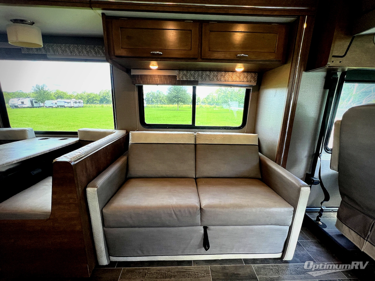 2018 Winnebago Intent 26M Photo 8